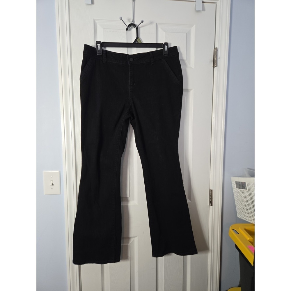 Simply Vera Wang Mid Rise Boot Cut Black Denim Jeans Size 36‎ X 30 (16).